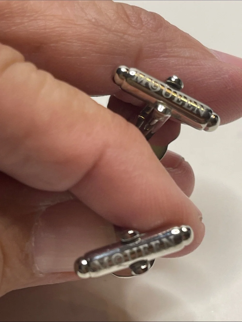 Alexander McQueen Skull Enamel Cufflinks - White and Black